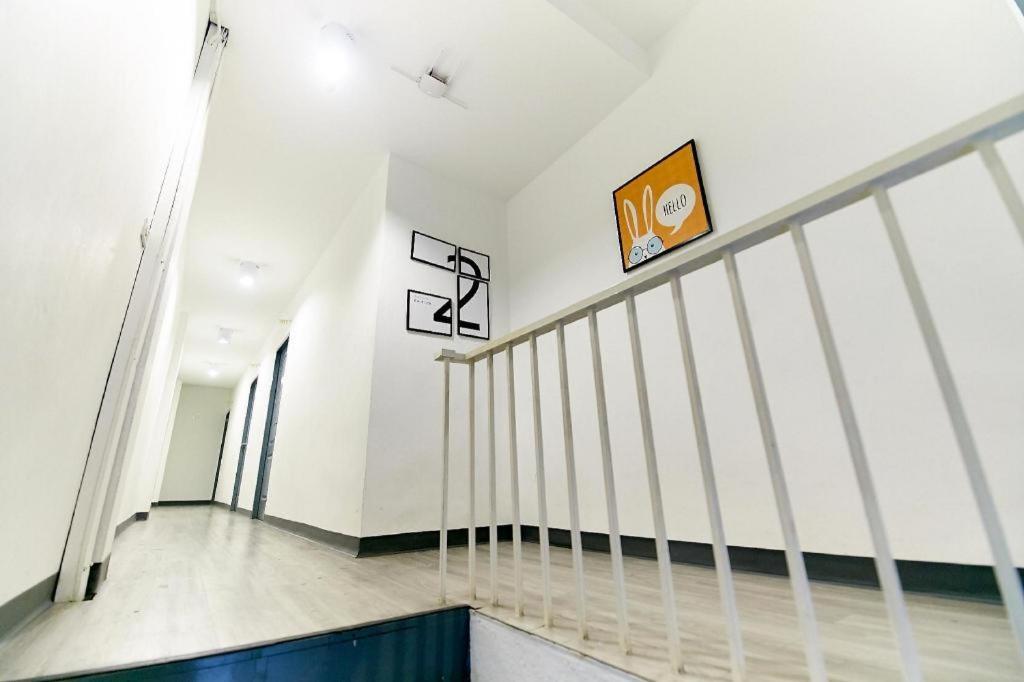 The Rabbit'S Hole Hostel Банкок Екстериор снимка