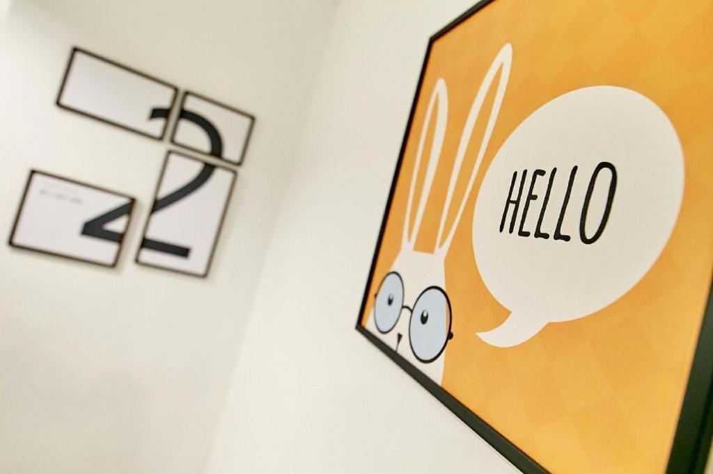 The Rabbit'S Hole Hostel Банкок Екстериор снимка