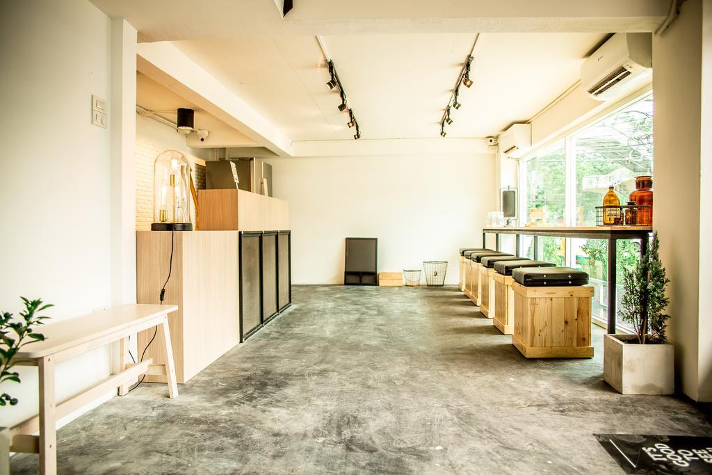 The Rabbit'S Hole Hostel Банкок Екстериор снимка