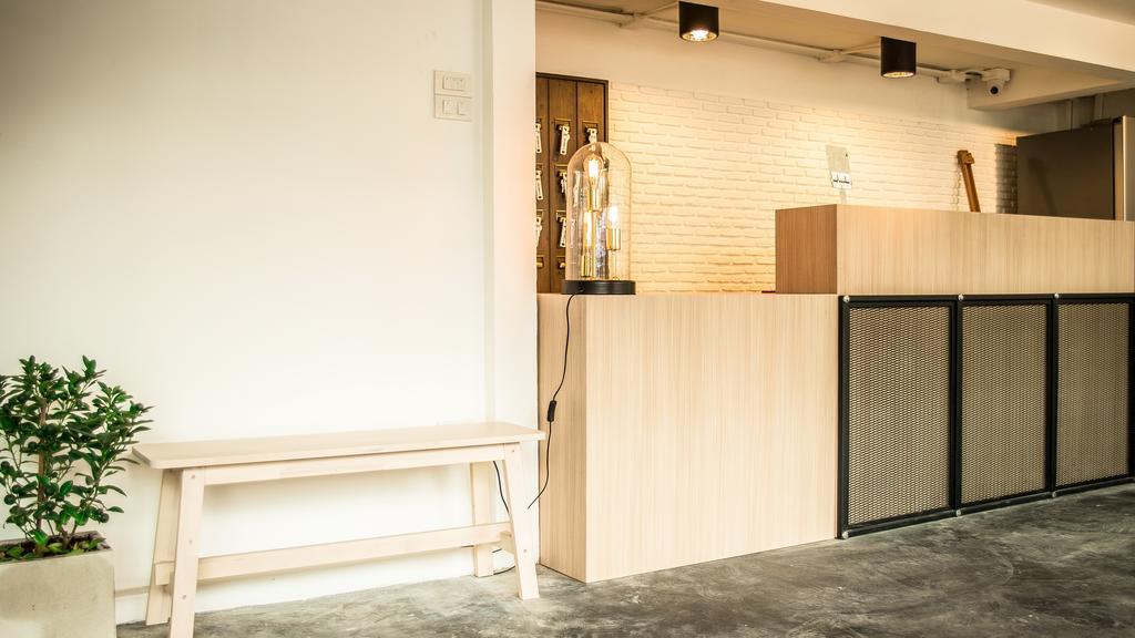 The Rabbit'S Hole Hostel Банкок Екстериор снимка